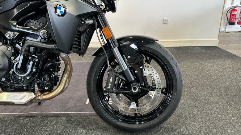 BMW F900 R (25MY)